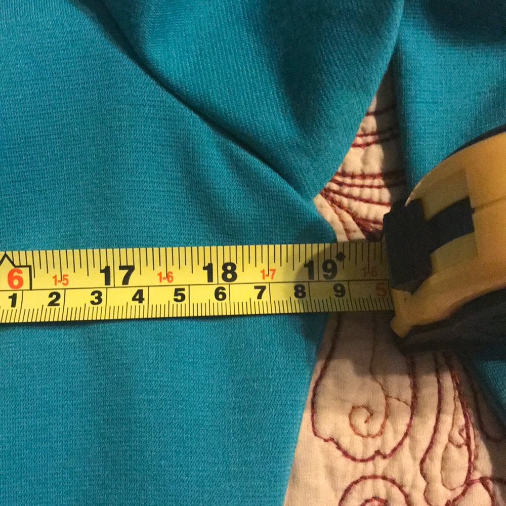 Tahari - Picture 5 of 6
